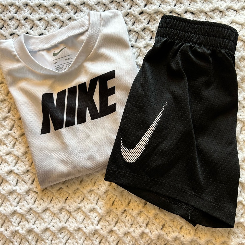 Boys Nike set